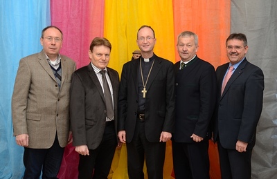 Bischof Turnovszky mit den Bürgermeistern