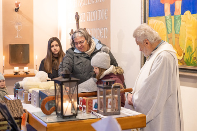 Krippenandacht in der Kapelle in Zwentendorf