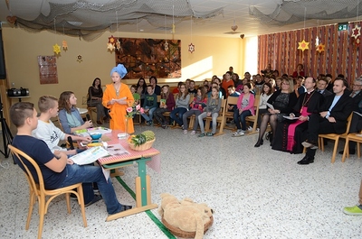 Weihbischof Turnovszky besuchte das Schulzentrum Asparn/Zaya