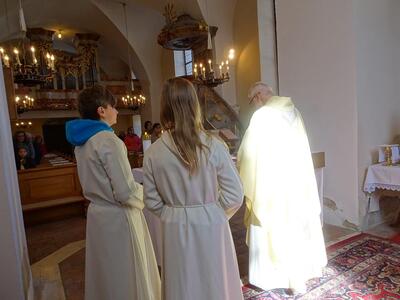 Osterhochamt in der Kirche Ameis