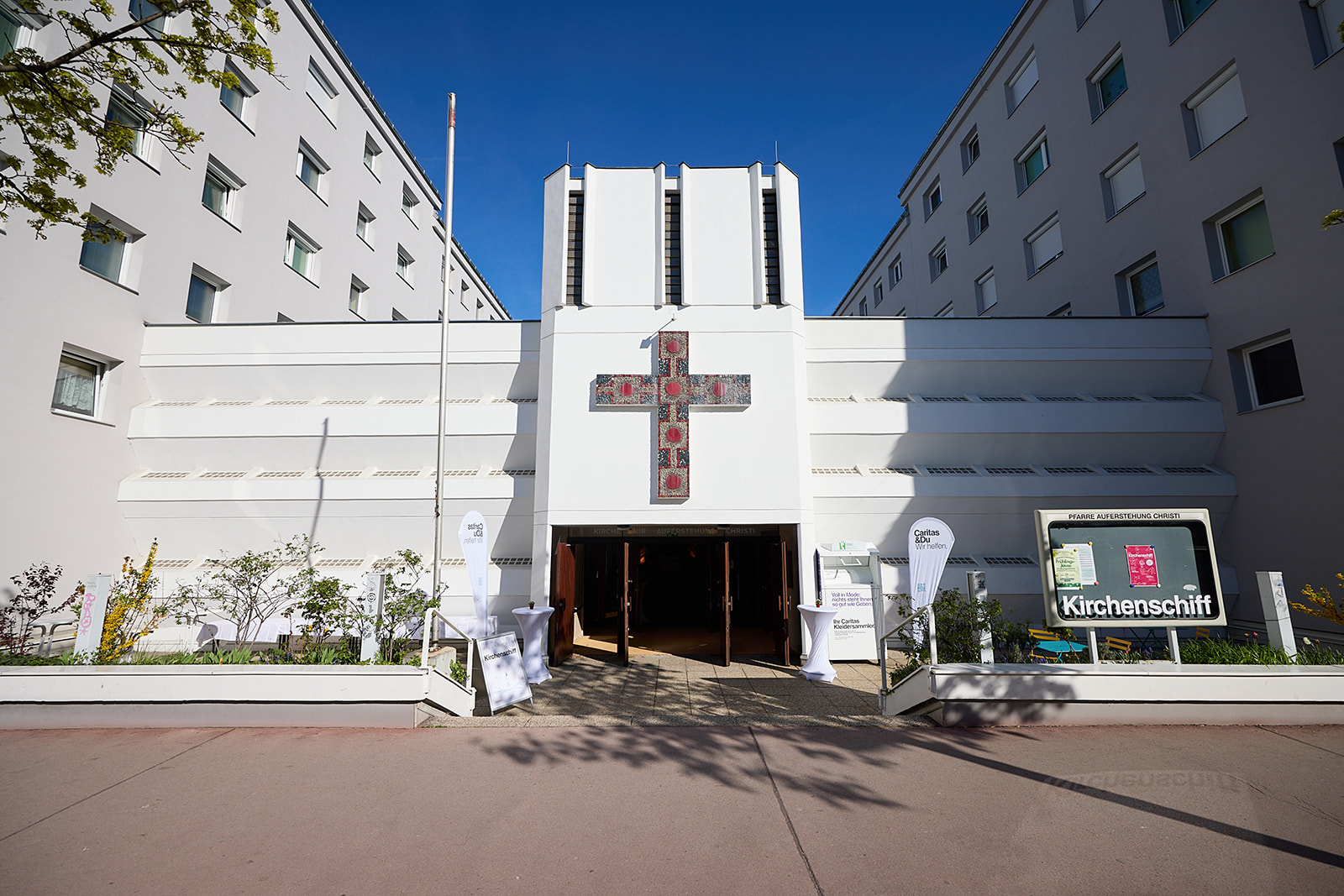 Fassade der Kirche Auferstehung Christi