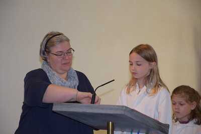 Begrüßung und Verabschiedung der Minis