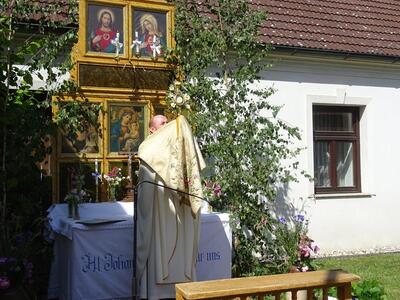 Feier des Fronleichnamsfestes in Ameis