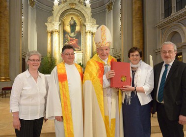 Kardinal Christoph Schönborn mit Pfarrgemeinderäten