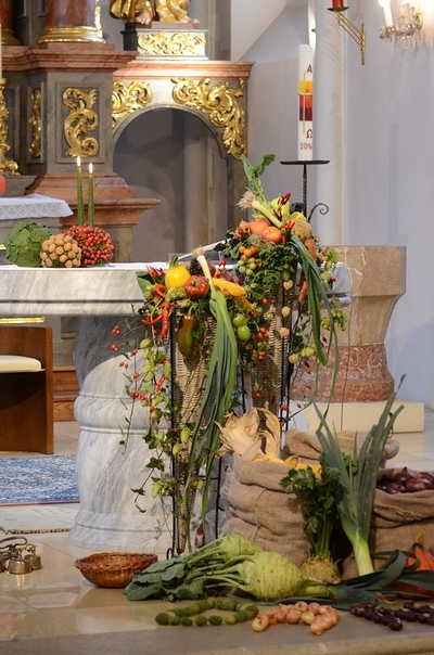 Erntedankfest: Eucharistiefeier und Agape 2016