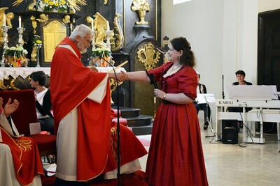 Gottesdienst und Pfarrfest in Asparn/Zaya
