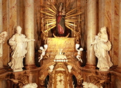 Hochaltar mit Mariabrunner Madonna