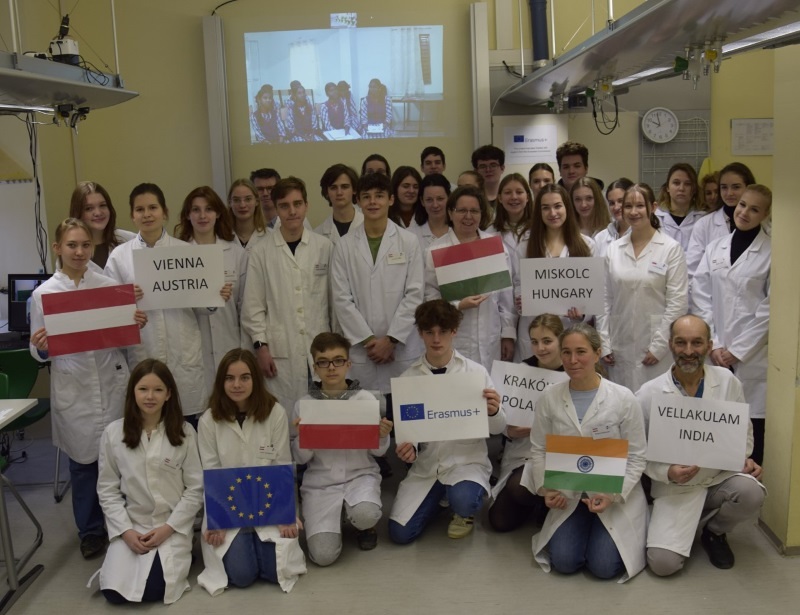 Erasmus+-Biotechnologieprojekt dreier Jesuiten-Schulen über Kontinentsgrenzen hinweg.