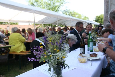 Gottesdienst und Pfarrfest in Asparn/Zaya