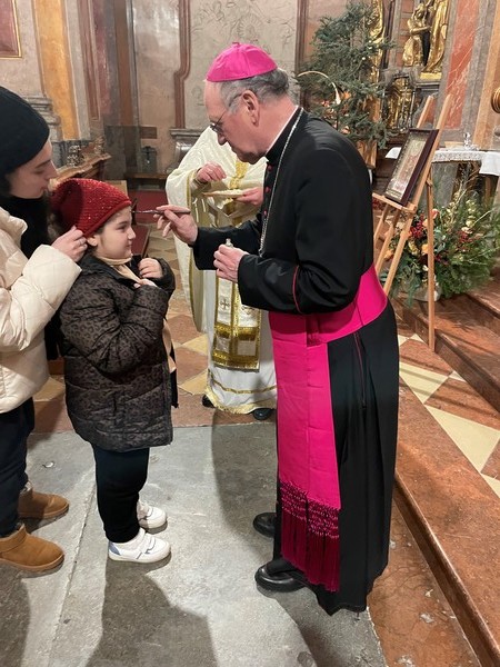 Weihnachtsgottesdienst nach byzantinischem Ritus im St. Pöltner Dom / Kolasa Bischof Schwarz Segnung eines Kindes