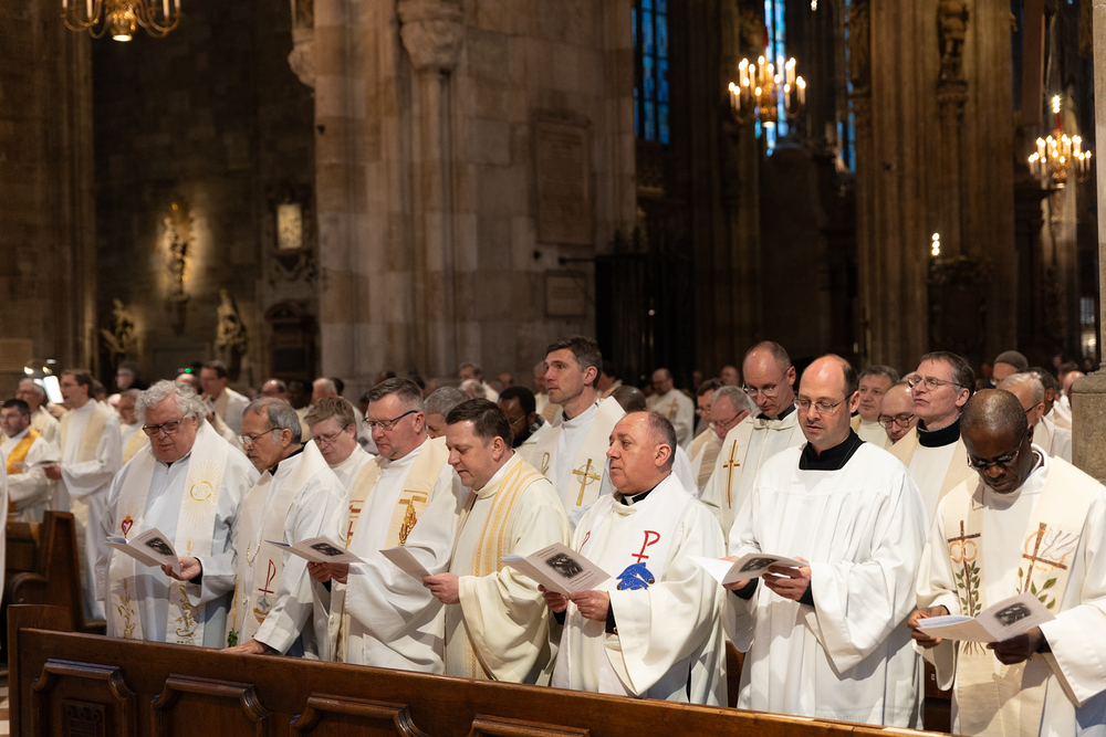Chrisammesse 2024 mit KArdinal Schönborn im Wiener Stephansdom