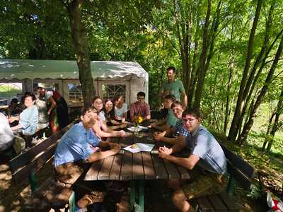 Kranzniederlegung und Gottesdienst