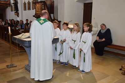 Begrüßung und Verabschiedung der Minis