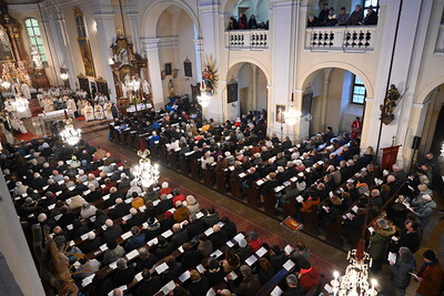 Erzbischof Grünwidl feierte Festmesse im Vikariat Nord