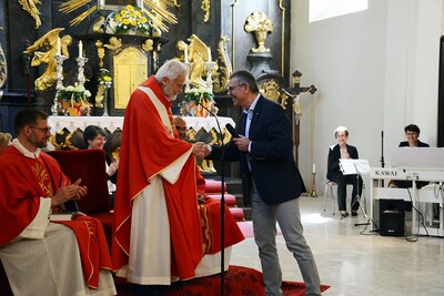 Gottesdienst und Pfarrfest in Asparn/Zaya
