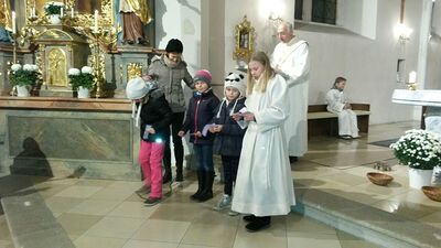 Wortgottesfeier und Laternenfest in der Pfarre Gnadendorf