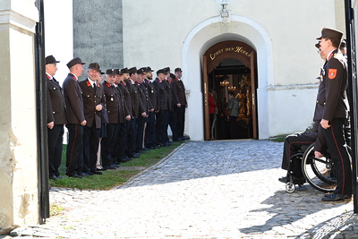 Florianimesse mit Segnung der neuen Einsatzhelme
