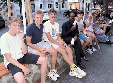 Abschiedseis mit Pater Sagai