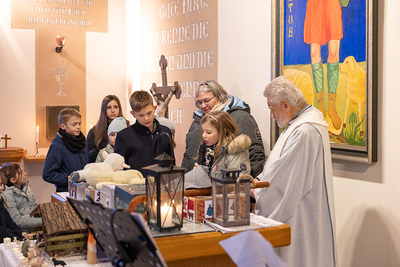 Krippenandacht in der Kapelle in Zwentendorf