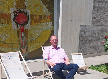 Urlaub für die Seele am Lainzerbach / Pfarre am Lainzerbach Urlaub für die Seele am Lainzerbach in und vor der Kirche