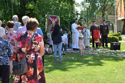 Festgottesdienst und Fronleichnamsprozession