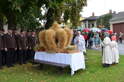 Segnung der Erntegaben und Einzug in die Pfarrkirche