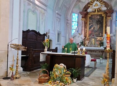 Erntedank Kirche St. Quirin / Margit Ceyka