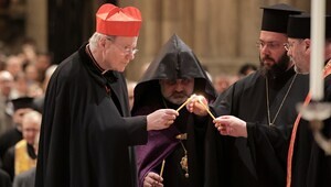 v.l. Kardinal Christoph Schönborn, Bischof Tiran Petrosyan, Metropolit Arsenios Kardamakis, Generalvikar Yuriy Kolasa