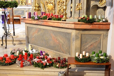 Familienmesse und Segnung der Adventkränze