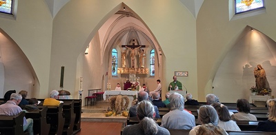 Heilige Messe mit Weihbischof Turnovszky und Tiersegnung