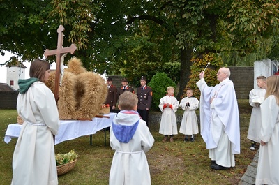 Erntedankfest: Eucharistiefeier und Agape 2016