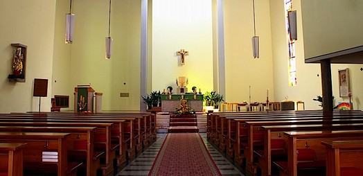 Gemeindekirche Neuerlaa / Pfarre Hl. Johannes XXIII Gemeindekirche Neuerlaa