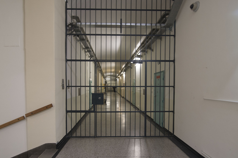 Gefängniskorridor