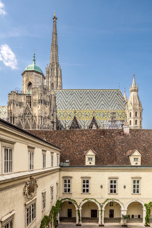 Blick vom Erzbischöflichen Palais auf den Stephansdom.
