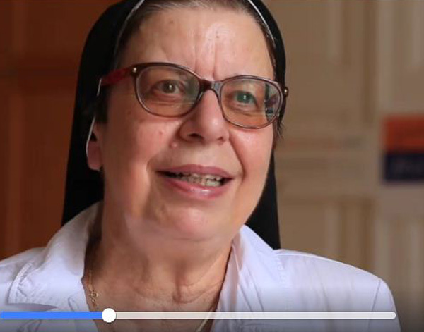 Schwester Feuerstein im Facebook-Video der Ordensgemeinschaften