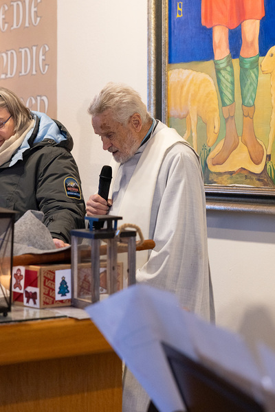 Krippenandacht in der Kapelle in Zwentendorf
