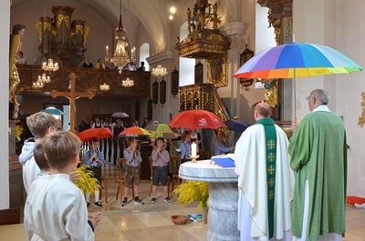 Familienmesse am Dirndlgwandsonntag 2019 in der Pfarre Gnadendorf