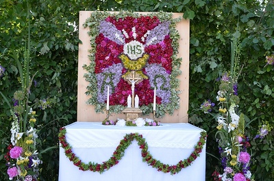 Festgottesdienst und Fronleichnamsprozession