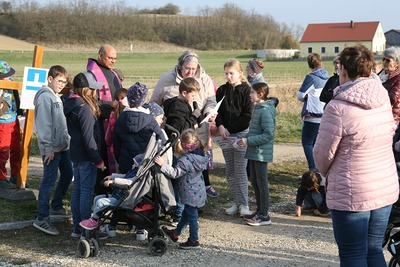 Kreuzweg speziell für Kinder in Zwentendorf