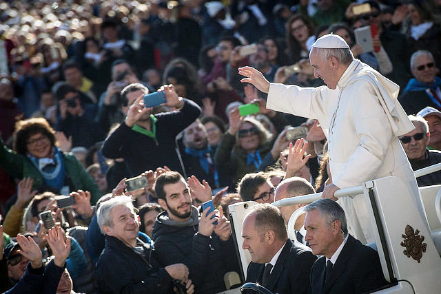 Papst am Petersplatz