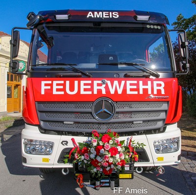 Segnung des neuen Feuerwehrautos