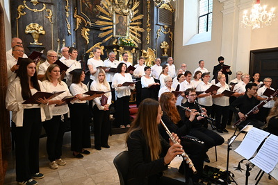 Gottesdienst mit Chor und Orchester im Rahmen der Sommernachtsklänge 2025.