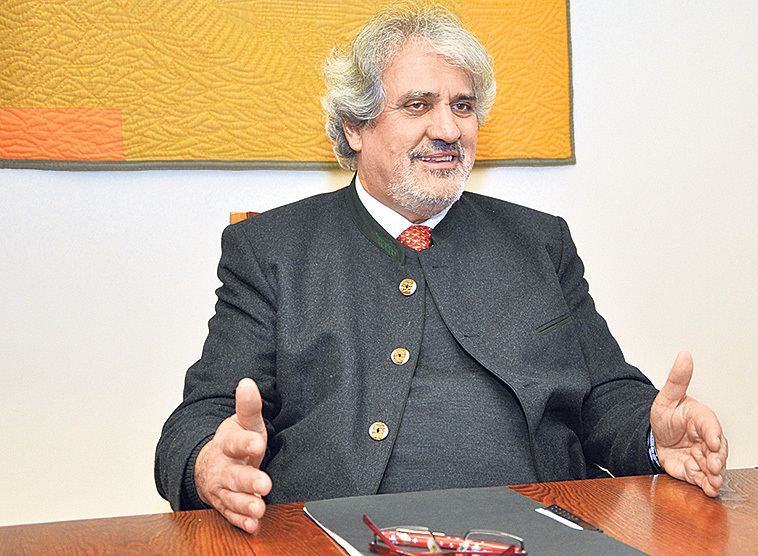 Jesuitenpater Peter Balleis über Flüchtlungshilfe