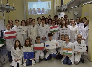 Erasmus+-Biotechnologieprojekt dreier Jesuiten-Schulen über Kontinentsgrenzen hinweg.