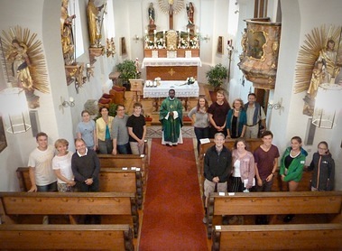 Nach dem Gottesdienst in Oberellenbach
