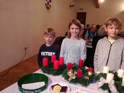 Konzert, Pfarrkaffee, Adventkranz flechten