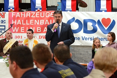 Feldmesse und Autosegnung beim FF-Heurigen