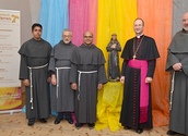 Gruppenfoto mit den Priestern