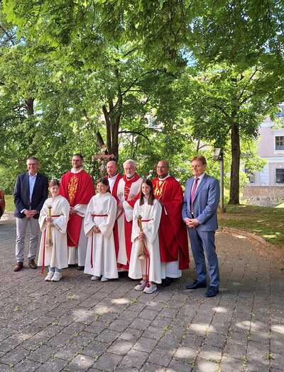 Gottesdienst und Pfarrfest in Asparn/Zaya