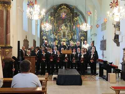 Darbietungen in der Kirche in Asparn/Zaya